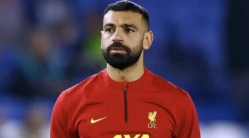 منافسة ساخنة.. الدوري السعودي يستهدف محمد صلاح لتعويض رونالدو